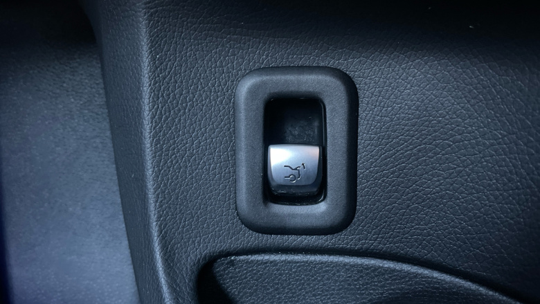 Mercedes-Benz C-Class C220d AMG Line Premium 4dr 9G-Tronic Diesel Saloon